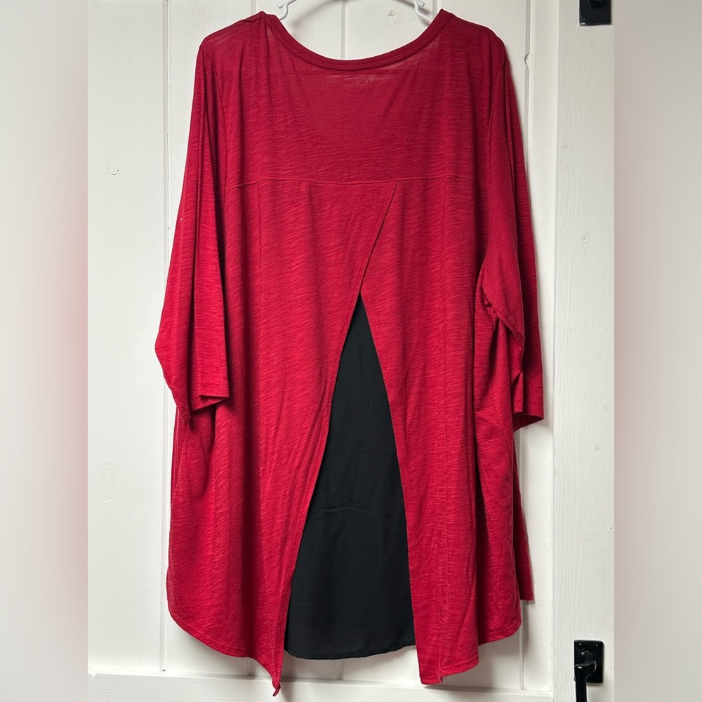 Beautiful top with split back - Picture 4 of 6